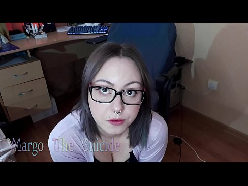 ❤️ Kynþokkafull stelpa með gleraugu sýgur dildó djúpt á myndavélinni ❤ Fokking á is.teencumpot.ru ❤